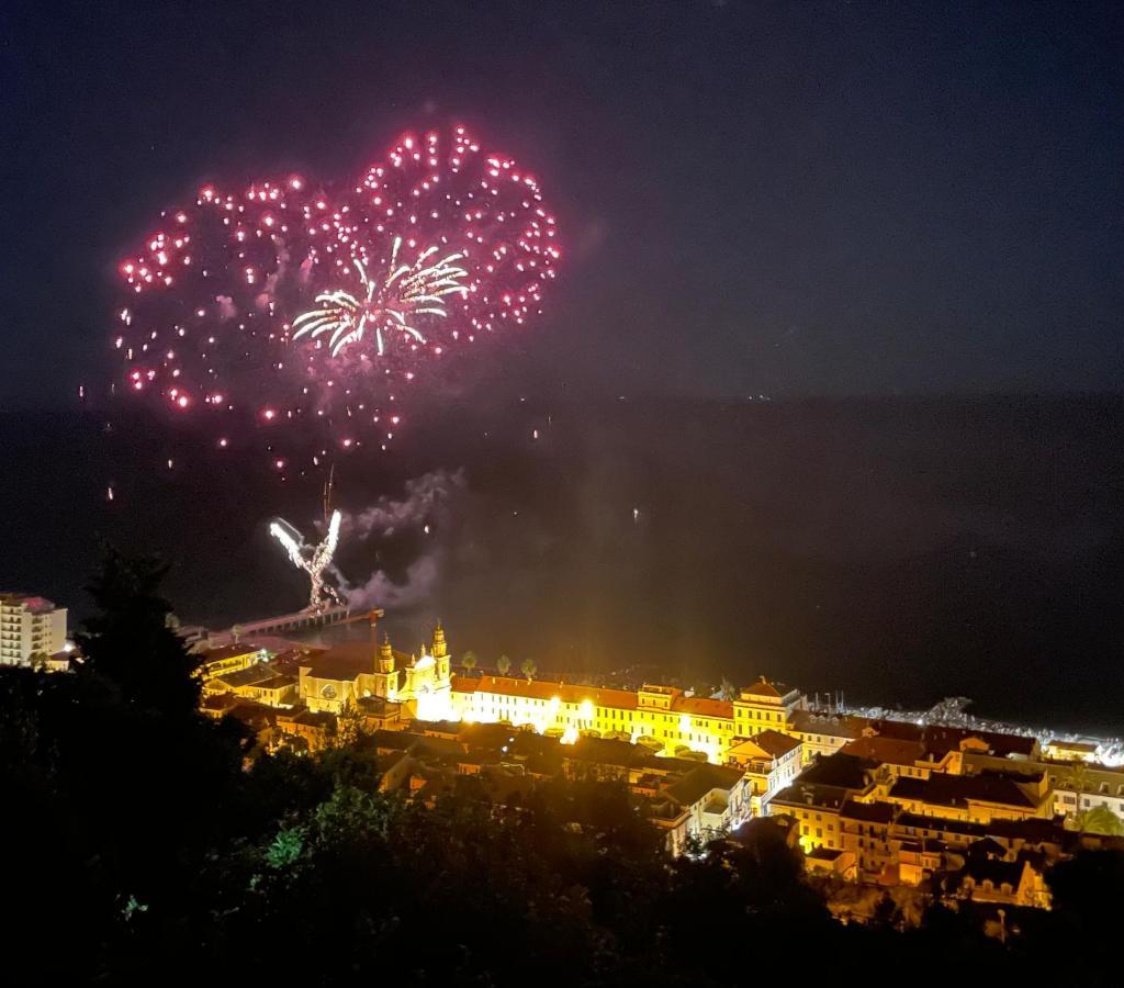 Sotto Le Stelle ...Il Mare Hotel Pietra Ligure Exterior foto