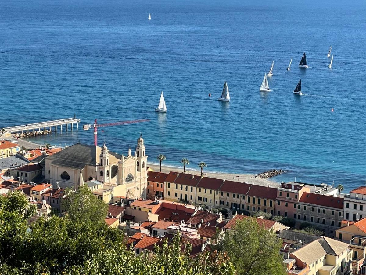 Sotto Le Stelle ...Il Mare Hotel Pietra Ligure Exterior foto
